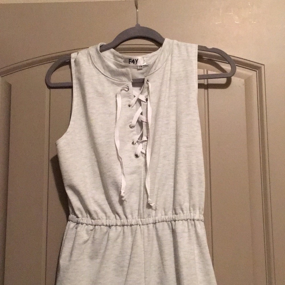 Super cute casual romper size small!